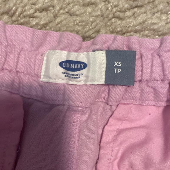Old Navy pink shorts - Picture 3 of 3